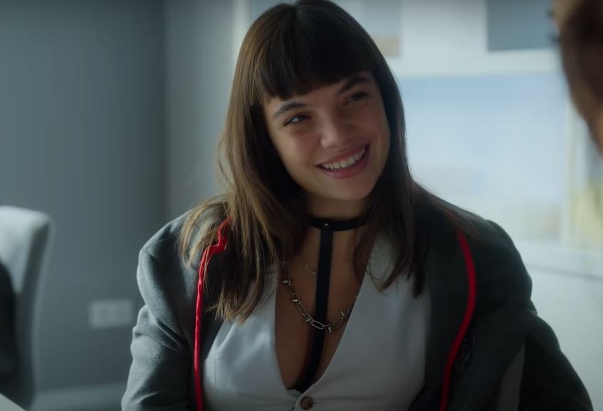 Martina Cariddi como Mencía na quarta temporada de Elite (Imagem: Reprodução/Netflix)