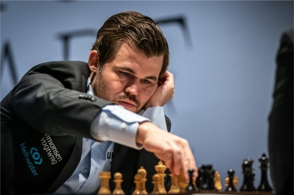 Magnus Carlsen Renova o Título de Campeão Mundial