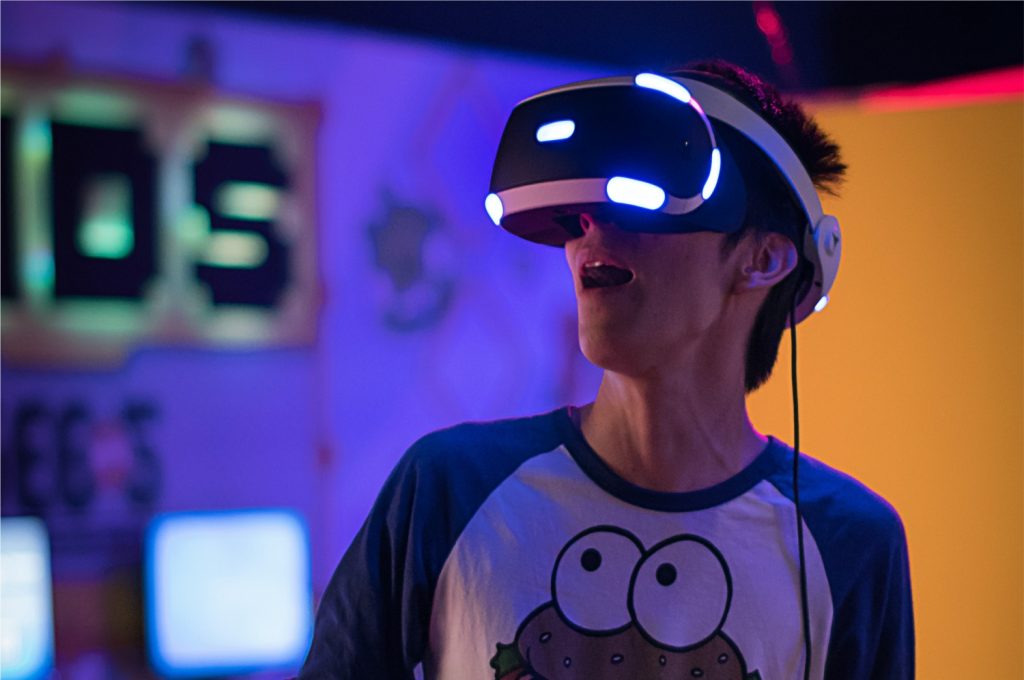 PlayStation VR2 é oficialmente o nome da nova geração do óculos de realidade virtual do PlayStation (Imagem: (Uriel Soberanes/Unsplash))