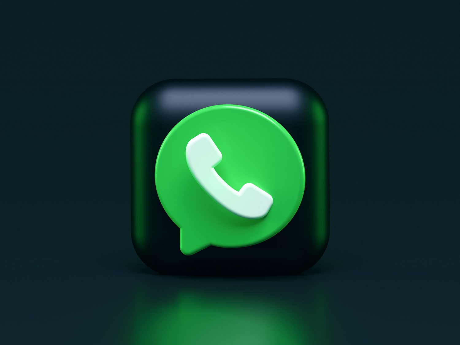 WhatsApp planeja próxima atualização com expansão das reações